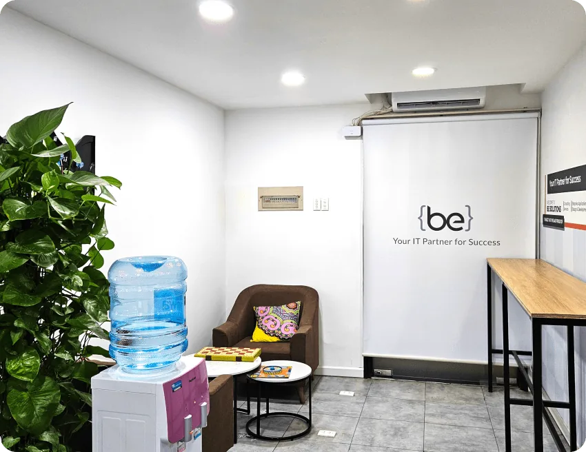 Lounge corner with plants and the BeyondEdge sign